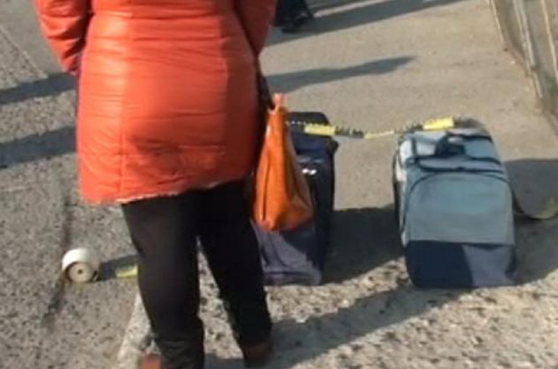 VIŞEU DE SUS: Două persoane au fost prinse de poliţişti cu ţigări de contrabandă asupra lor VIŞEU DE SUS: Două persoane au fost prinse de poliţişti cu ţigări de contrabandă asupra lor