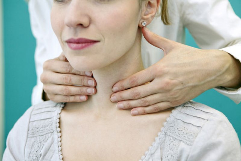 OBICEIURI SĂNĂTOASE: 4 paşi pe care îi poţi urma pentru a evita problemele cu tiroida