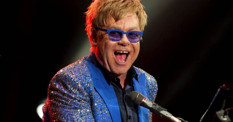 ANIVERSARE: Elton John împlineşte astăzi 69 de ani