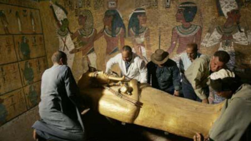 ANALIZĂ: Sunt 90% șanse să existe două camere ascunse în mormântul lui Tutankhamon