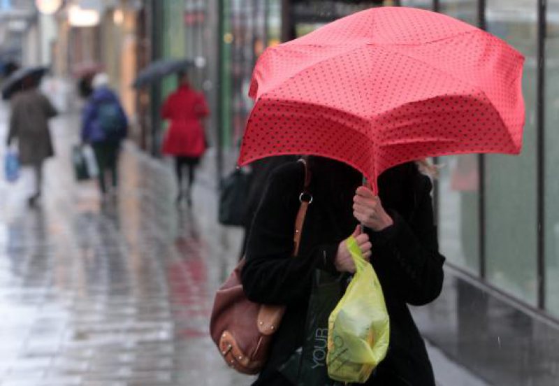 SE SCHIMBĂ VREMEA: Informare de ploi și vânt puternic în întreaga țară, începând de vineri dimineață