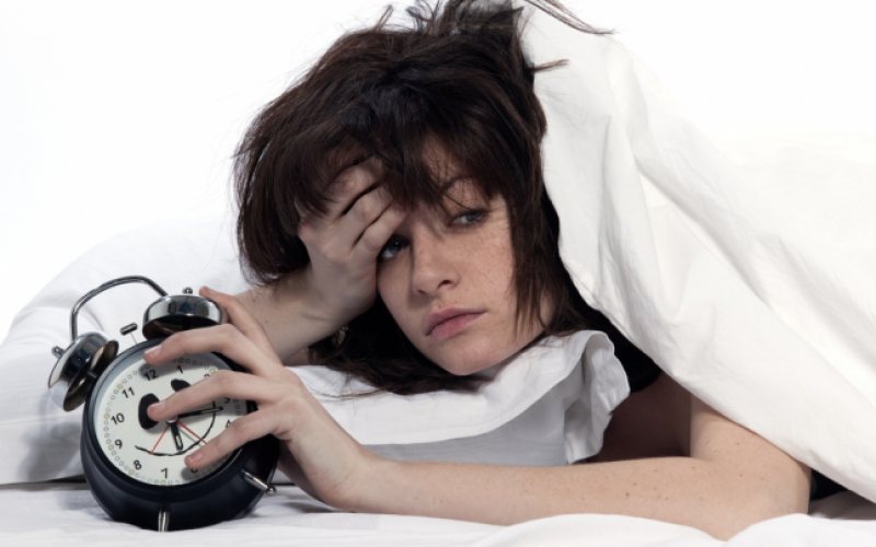 STUDIU: Efectele unui somn mai scurt cu două ore sunt vizibile pe față