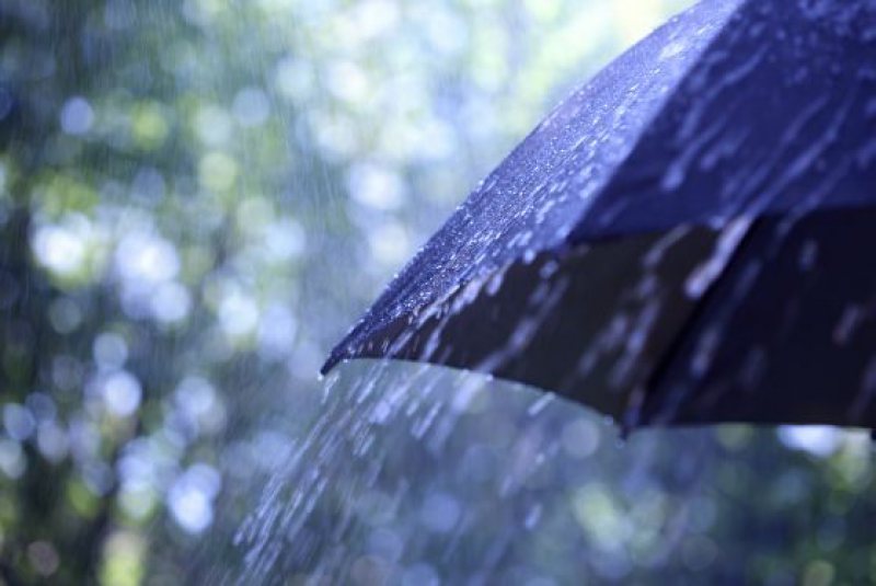 ATENŢIONARE ANM: Ploi şi vânt puternic până marţi dimineaţa. Care sunt zonele care vor fi afectate