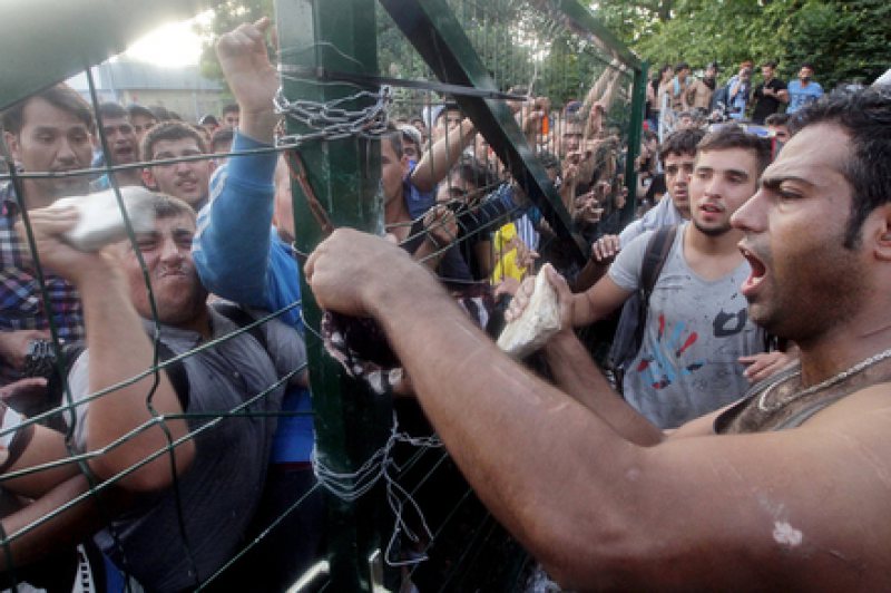 CRIZA IMIGRANŢILOR: Austria a introdus noi controale la frontiera cu Ungaria pentru a preveni alte rute pentru imigranţi CRIZA IMIGRANŢILOR: Austria a introdus noi controale la frontiera cu Ungaria pentru a preveni alte rute pentru imigranţi