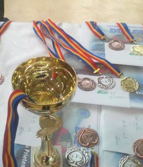 GIMNASTICĂ RITMICĂ: 29 de medalii pentru LPS Baia Mare la Cupa Prietenia