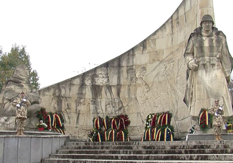 COMEMORARE: Joi, 28 aprilie, la Monumentul Ostaşului Român din Baia Mare vor fi comemoraţi veteranii de război