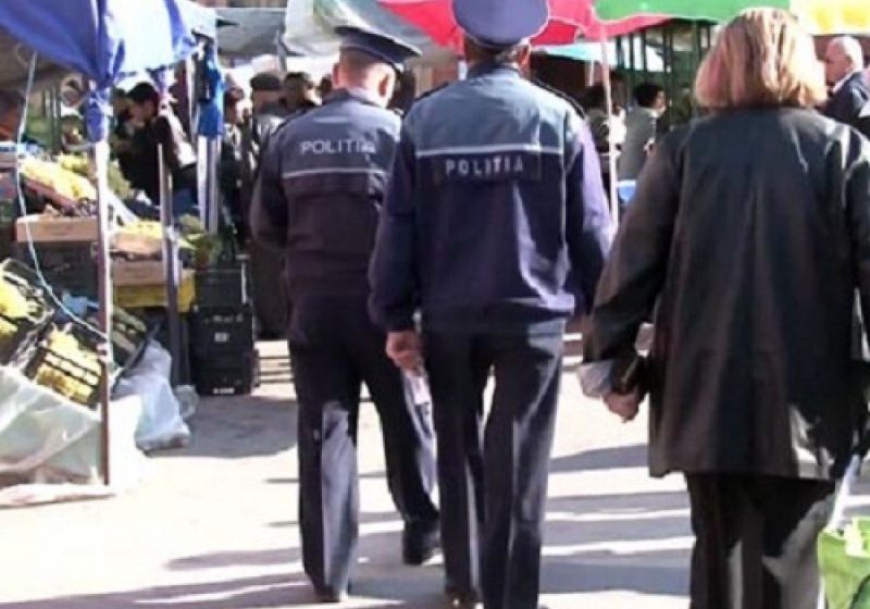 PREMERGĂTOR SĂRBĂTORILOR PASCALE: Poliţiştii desfăşoară acţiuni pentru menţinerea siguranţei publice PREMERGĂTOR SĂRBĂTORILOR PASCALE: Poliţiştii desfăşoară acţiuni pentru menţinerea siguranţei publice