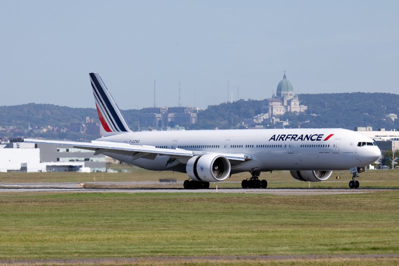 PROBLEMA SALARIILOR: Circa 20% dintre zborurile operate de Air France, suspendate pe fondul grevei naţionale PROBLEMA SALARIILOR: Circa 20% dintre zborurile operate de Air France, suspendate pe fondul grevei naţionale
