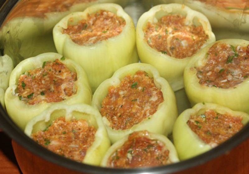 REȚETE VECHI DE 100 DE ANI: Ardei umpluți și Dulceață de caise verzi