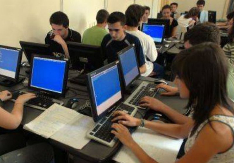 BACALAUREAT 2016: Începe proba de evaluare a competenţelor digitale BACALAUREAT 2016: Începe proba de evaluare a competenţelor digitale