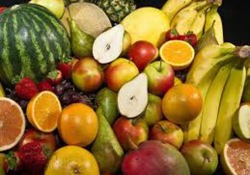 ETICHETĂ ȘI BUNE MANIERE: Cum mâncăm fructele
