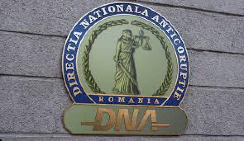 AGLOMERAŢIE LA DNA: Preşedintele PSD Liviu Dragnea, cercetat în dosarul fostei soţii / Deputatul PSD Constantin Niţă, audiat într-un dosar de trafic de influenţă. La intrare s-a format coadă AGLOMERAŢIE LA DNA: Preşedintele PSD Liviu Dragnea, cercetat în dosarul fostei soţii / Deputatul PSD Constantin Niţă, audiat într-un dosar de trafic de influenţă. La intrare s-a format coadă