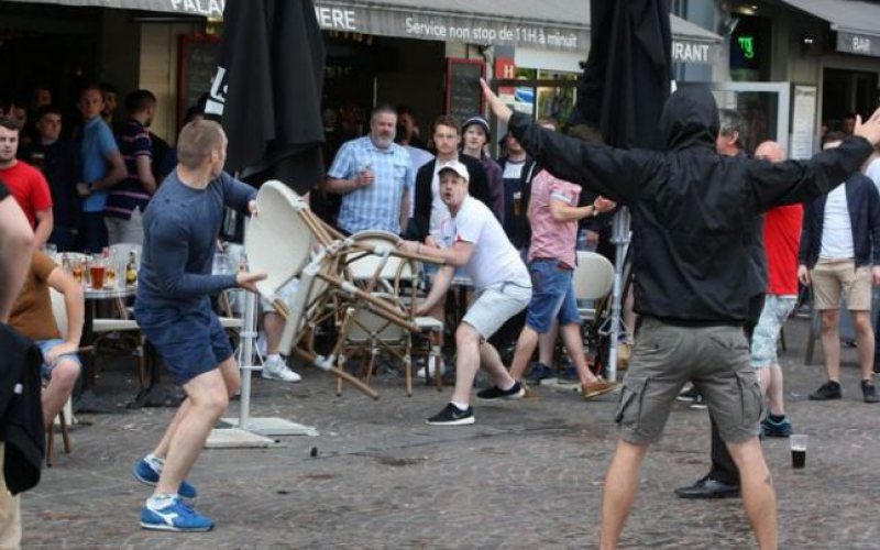 EURO 2016: Noi incidente violente între poliţie şi fanii englezi EURO 2016: Noi incidente violente între poliţie şi fanii englezi