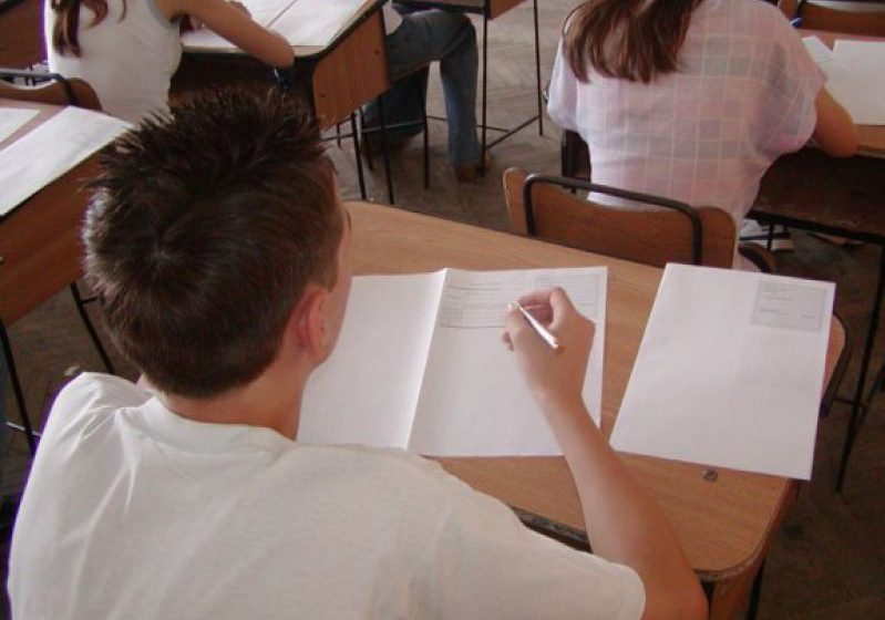 SE APROPIE EXAMENELE: Încep înscrierile pentru evaluarea națională SE APROPIE EXAMENELE: Încep înscrierile pentru evaluarea națională