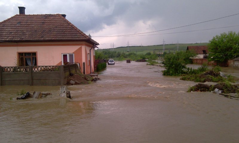 INHGA: Cod Portocaliu de inundații până luni dimineața INHGA: Cod Portocaliu de inundații până luni dimineața