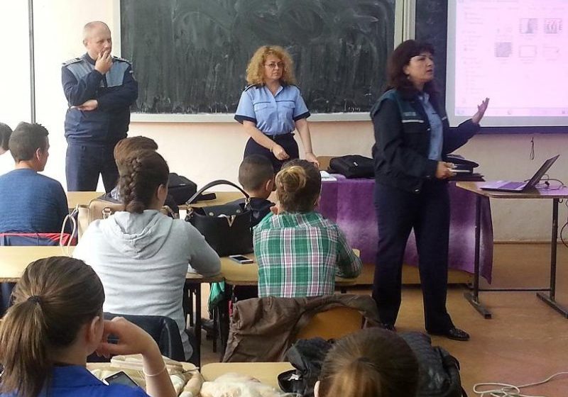 VACANŢĂ ÎN SIGURANŢĂ: În pragul vacanţei de vară elevii din Borşa au fost vizitaţi de poliţiştii de prevenire