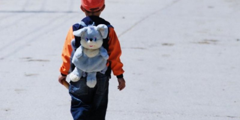 ACCIDENT: Un copil de 7 ani care a traversat strada neregulamentar a fost lovit de o maşină ACCIDENT: Un copil de 7 ani care a traversat strada neregulamentar a fost lovit de o maşină