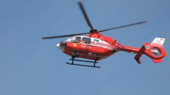 Transportrat la spital cu elicopterul SMURD după ce s-a răsturnat cu tractorul Transportrat la spital cu elicopterul SMURD după ce s-a răsturnat cu tractorul