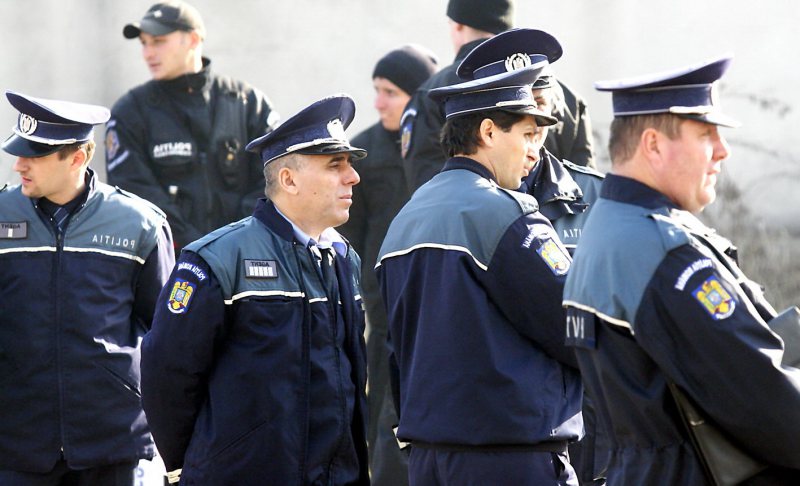 ADORMIREA MAICII DOMNULUI: Peste 600 de polițiști maramureșeni vor acționa în perioada 12-15 august în vederea asigurării unui climat de ordine ADORMIREA MAICII DOMNULUI: Peste 600 de polițiști maramureșeni vor acționa în perioada 12-15 august în vederea asigurării unui climat de ordine