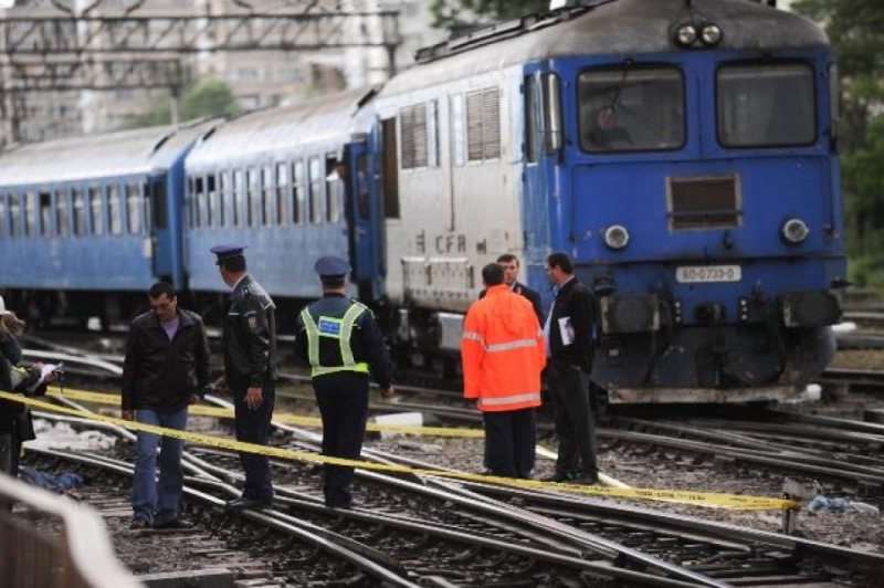 ACCIDENT FEROVIAR: Un biciclist a murit după ce a fost lovit de tren ACCIDENT FEROVIAR: Un biciclist a murit după ce a fost lovit de tren