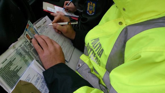 Unul n-avea permis, altul era băut Unul n-avea permis, altul era băut