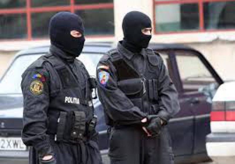 URMĂRIRE PENALĂ ÎN URMA UNUI REPORTAJ: Armele din reportaj, legale, întregul material posibil o înscenare