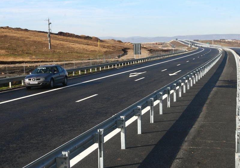 VITEZOMAN: Depistat în timp ce conducea cu 212 KM/H VITEZOMAN: Depistat în timp ce conducea cu 212 KM/H