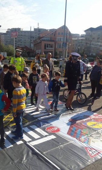 ACȚIUNE: Peste 300 de copii au participat la acţiunea ,,Verde la educaţie pentru circulaţie” ACȚIUNE: Peste 300 de copii au participat la acţiunea ,,Verde la educaţie pentru circulaţie”