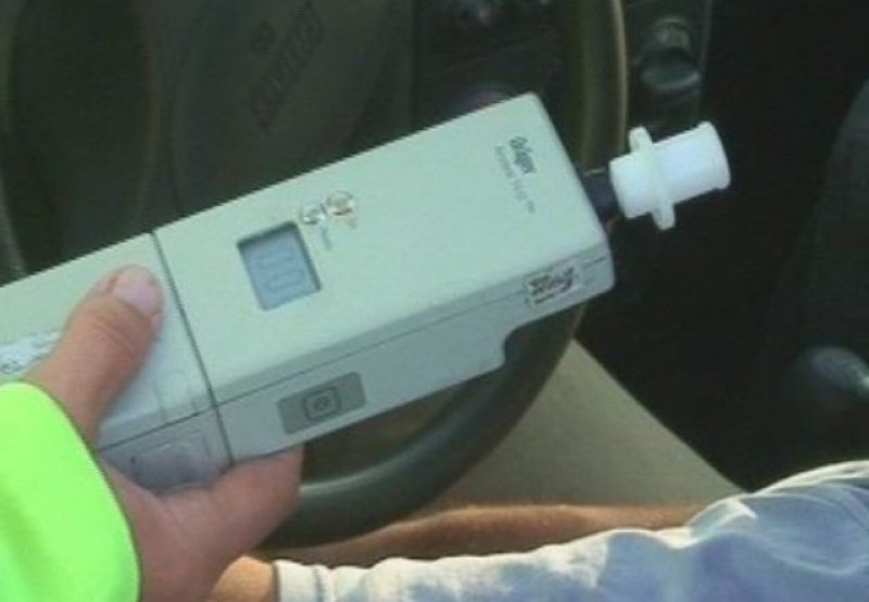 ALCOOLUL ȘI URMĂRILE: Un bărbat din Moisei a virat fără să se asigure și a fost acroșat de un alt autoturism ALCOOLUL ȘI URMĂRILE: Un bărbat din Moisei a virat fără să se asigure și a fost acroșat de un alt autoturism