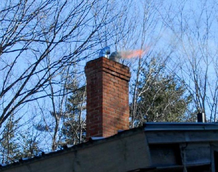 ATENȚIE! Recomandări ale pompierilor pentru prevenirea incendiilor la coșurile de fum ATENȚIE! Recomandări ale pompierilor pentru prevenirea incendiilor la coșurile de fum