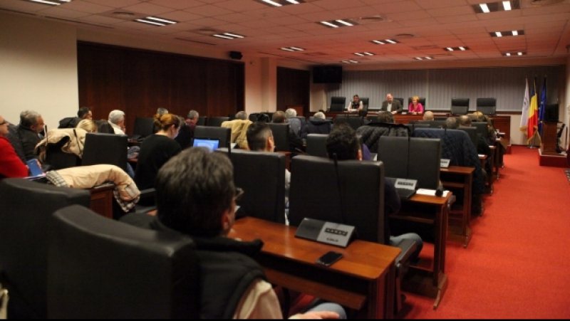 CU NERVII LA PĂMÂNT: Ședința CGMB, întreruptă după ce consilierii PNL, USB și PMP au ieșit din sală CU NERVII LA PĂMÂNT: Ședința CGMB, întreruptă după ce consilierii PNL, USB și PMP au ieșit din sală