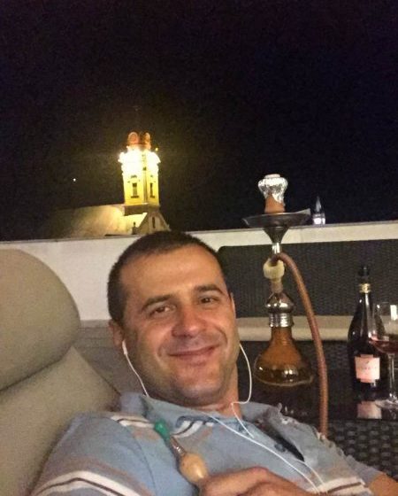 SE POATE ŞI AŞA: Şoferul lui Cherecheş îl "consiliază" pe viceprimarul cu atribuţii de primar, Marinel Rob