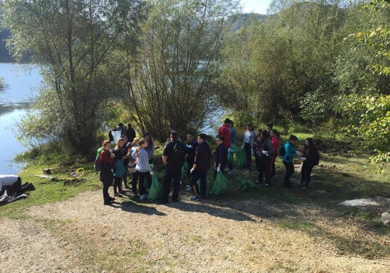 S-AU ALĂTURAT CAMPANIEI: Jandarmii maramureşeni prezenţi în cadrul acţiunii de ecologizare ”Let’s do it Romania” S-AU ALĂTURAT CAMPANIEI: Jandarmii maramureşeni prezenţi în cadrul acţiunii de ecologizare ”Let’s do it Romania”