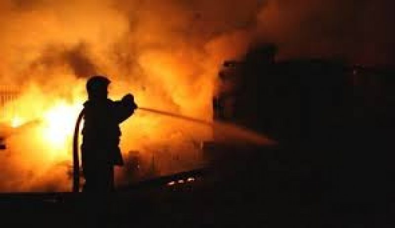 TRAGEDIE: Un bărbat din Poienile de Sub Munte a ars de viu în propria casă TRAGEDIE: Un bărbat din Poienile de Sub Munte a ars de viu în propria casă