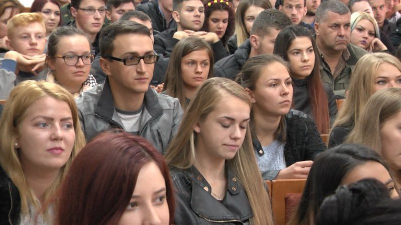 A ÎNCEPUT ANUL UNIVERSITAR: Facultățile și-au deschis din nou porțile A ÎNCEPUT ANUL UNIVERSITAR: Facultățile și-au deschis din nou porțile