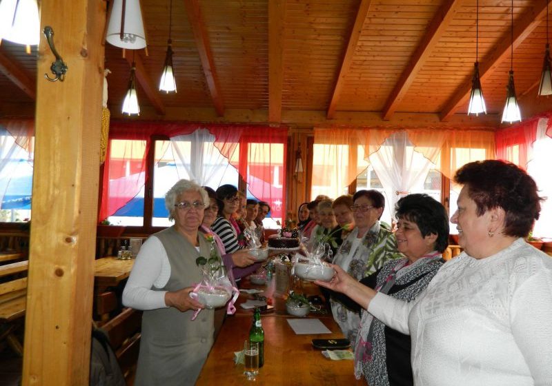 ASOCIATIA "MICUL PRINT”: Recent au sărbătorit doi ani de când există Clubul seniorilor