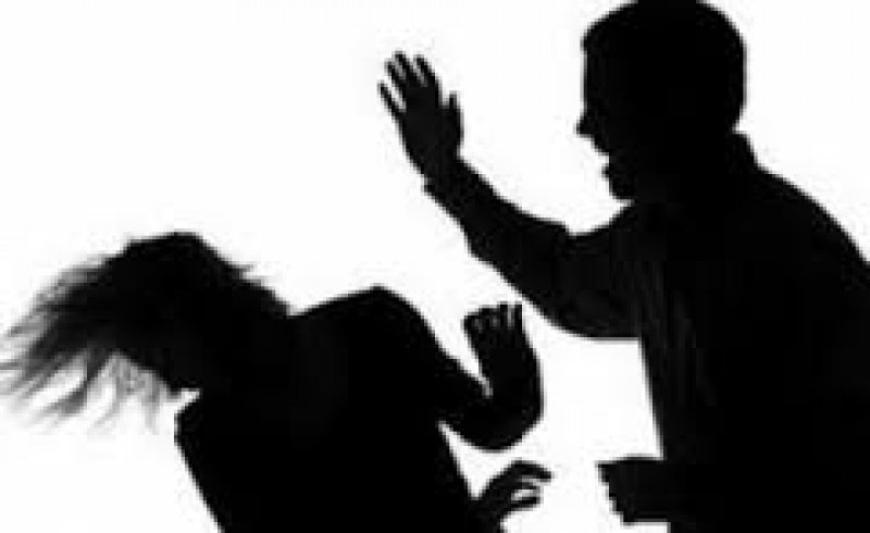 COMBATEREA VIOLENȚEI: Marș împotriva violenței asupra femeilor COMBATEREA VIOLENȚEI: Marș împotriva violenței asupra femeilor