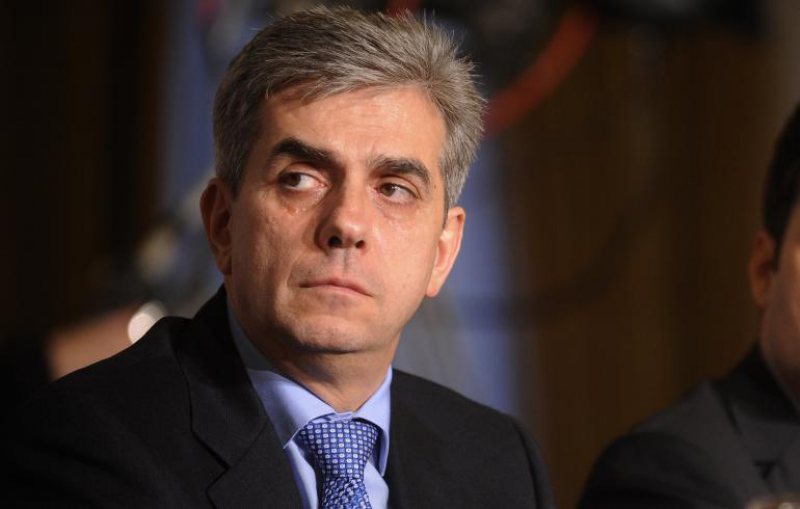 EROARE: PNL a contestat la CCR legea privind doctoratele, după ce senatori ai partidului au votat-o EROARE: PNL a contestat la CCR legea privind doctoratele, după ce senatori ai partidului au votat-o