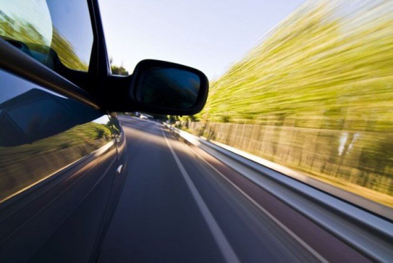 GRABĂ MARE: Un băimărean vitezoman a gonit cu 117 km/h. Ce au găsit polițiștii în autoturismul său GRABĂ MARE: Un băimărean vitezoman a gonit cu 117 km/h. Ce au găsit polițiștii în autoturismul său