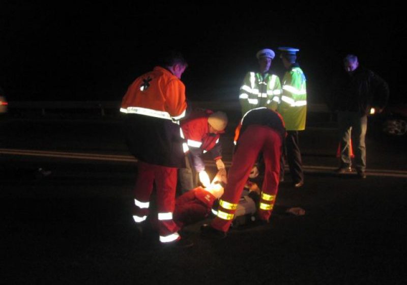 A TRAVERSAT NEREGULAMENTAR: Un maramureșean a decedat după ce a fost acroșat de o mașină