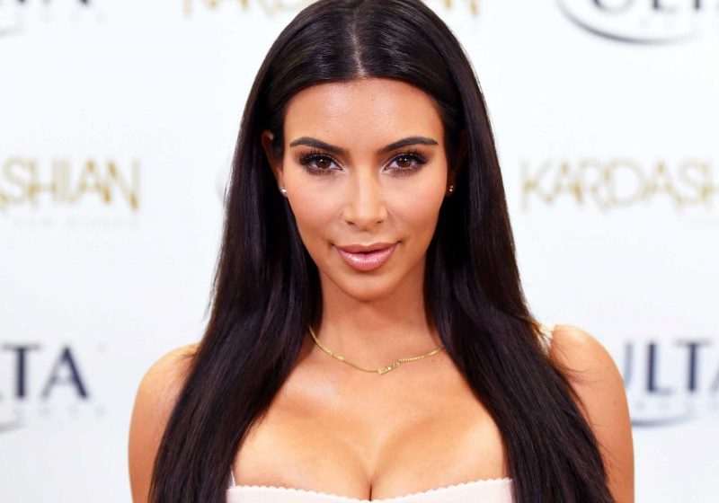 JAF ARMAT: Kim Kardashian a fost jefuită după ce hoții i-ar fi văzut bijuteriile pe rețelele de social media JAF ARMAT: Kim Kardashian a fost jefuită după ce hoții i-ar fi văzut bijuteriile pe rețelele de social media