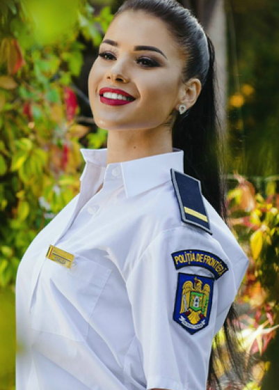 AGENT: Cea mai frumoasă poliţistă de frontieră din România! AGENT: Cea mai frumoasă poliţistă de frontieră din România!