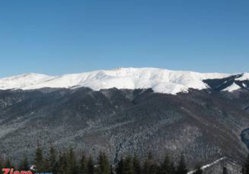 NINSOARE: Turiștii se pot bucura de zăpadă în Masivul Făgăraș; zăpada măsoară 14 centimetri