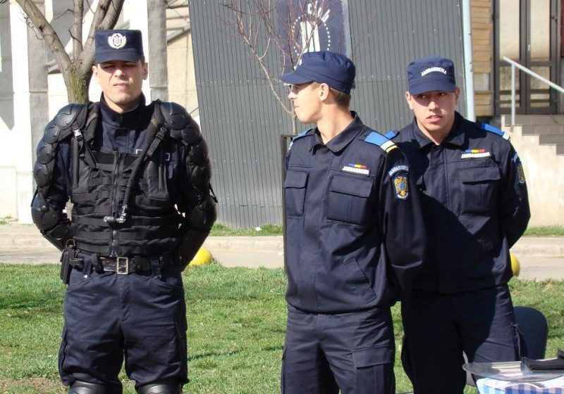 ORDINE ȘI SIGURANȚĂ: Jandarmii maramureşeni au executat peste 500 de misiuni în luna septembrie ORDINE ȘI SIGURANȚĂ: Jandarmii maramureşeni au executat peste 500 de misiuni în luna septembrie