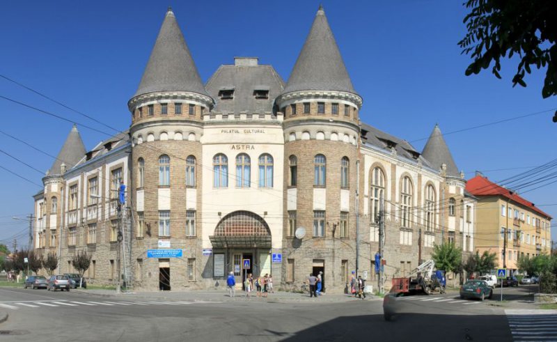 RAFTUL CU CĂRȚI: Un volum special va fi lansat marți la Sighet RAFTUL CU CĂRȚI: Un volum special va fi lansat marți la Sighet