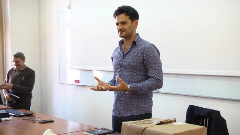 SPECIAL: Un sighetean, absolvent al celei mai prestigioase școli de robotică din SUA, și-a lansat cartea SPECIAL: Un sighetean, absolvent al celei mai prestigioase școli de robotică din SUA, și-a lansat cartea
