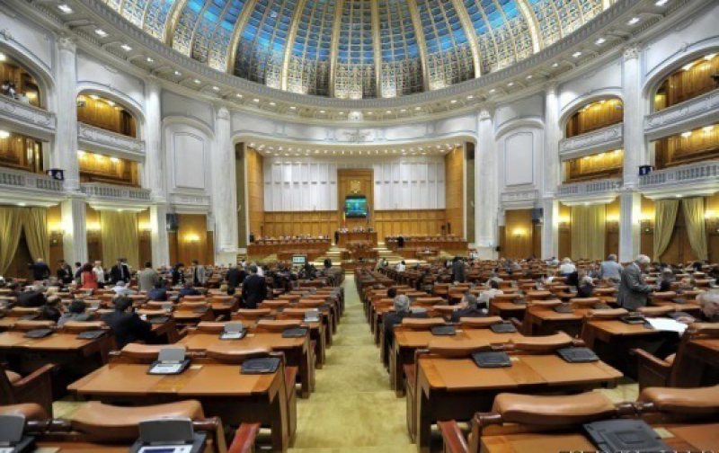 LOVITURA DATĂ DE SENAT: Titlul de doctor, retras doar de universități LOVITURA DATĂ DE SENAT: Titlul de doctor, retras doar de universități