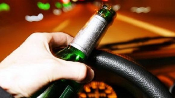 Recordul de weekend la alcoolemie la șoferi: 1,27 mg/l alcool pur în aerul expirat Recordul de weekend la alcoolemie la șoferi: 1,27 mg/l alcool pur în aerul expirat