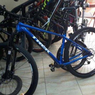 La școală cu bicicleta La școală cu bicicleta