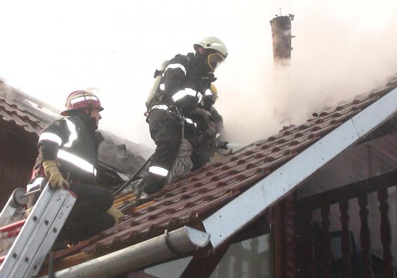 ALERTĂ: Un coș de fum amplasat necorespunzător a provocat un incendiu în Iapa